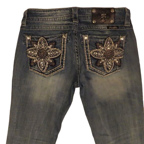 Miss Me Signature Boot Bootcut Embellished Flower Jeans Misses Size 28 - Picture 1 of 5
